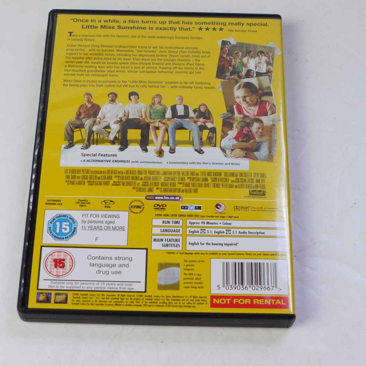 mwclassiccameras-20250718-31 Little Miss Sunshine, a film by Jonathan Dayton & Valerie Faris. DVD with special Features. Region 2 (UK)