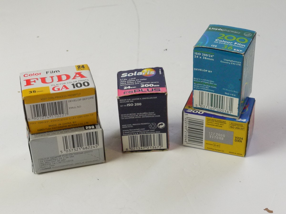 mwclassiccameras-20250725-144 Set of Five Various 35mm Colour Print Expired Films, Four are 24 Exposure, one is 36 Exposure. All Unused & Sealed in Boxes (Expiry 1998, 2005, 2007, 2008 & 2009)