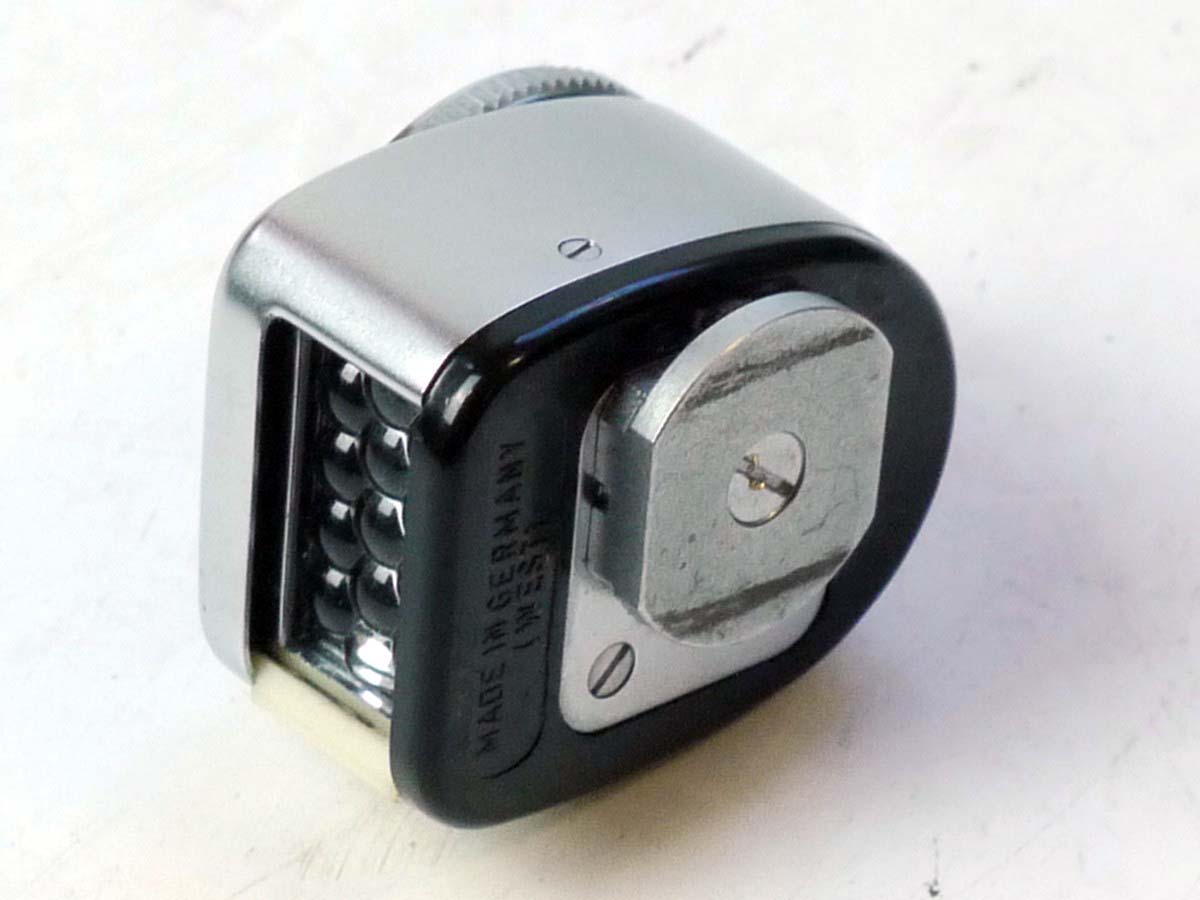 mwclassiccameras-20250801-123 Kodak Kodalux L small square shaped Selenium cell shoe mounting meter with sliding diffuser cover & Kodak Fitted case