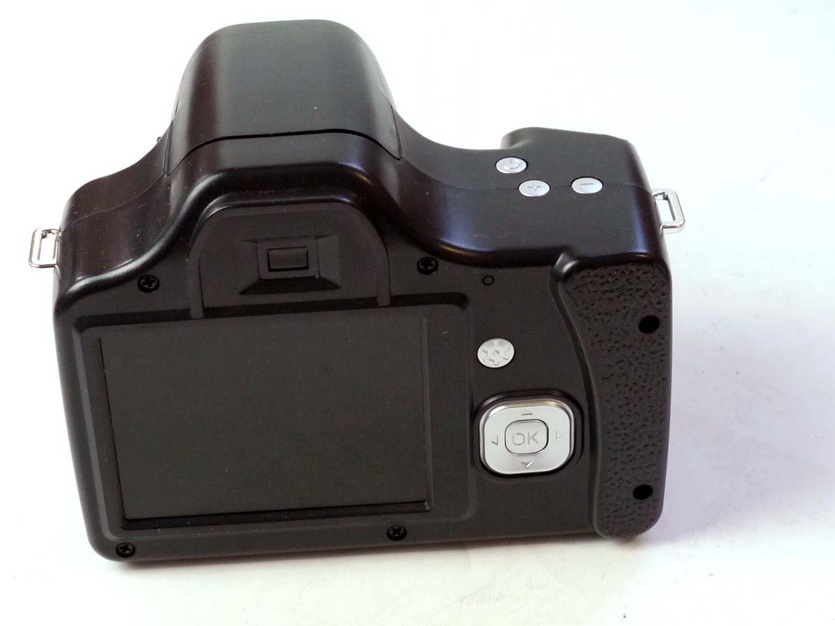 mwclassiccameras-20250801-137 Chinese Made HD Digital 24 MP Video Camera with 18X Zoom & Makers Box. Needs a small USB Cable to charge (Not included)