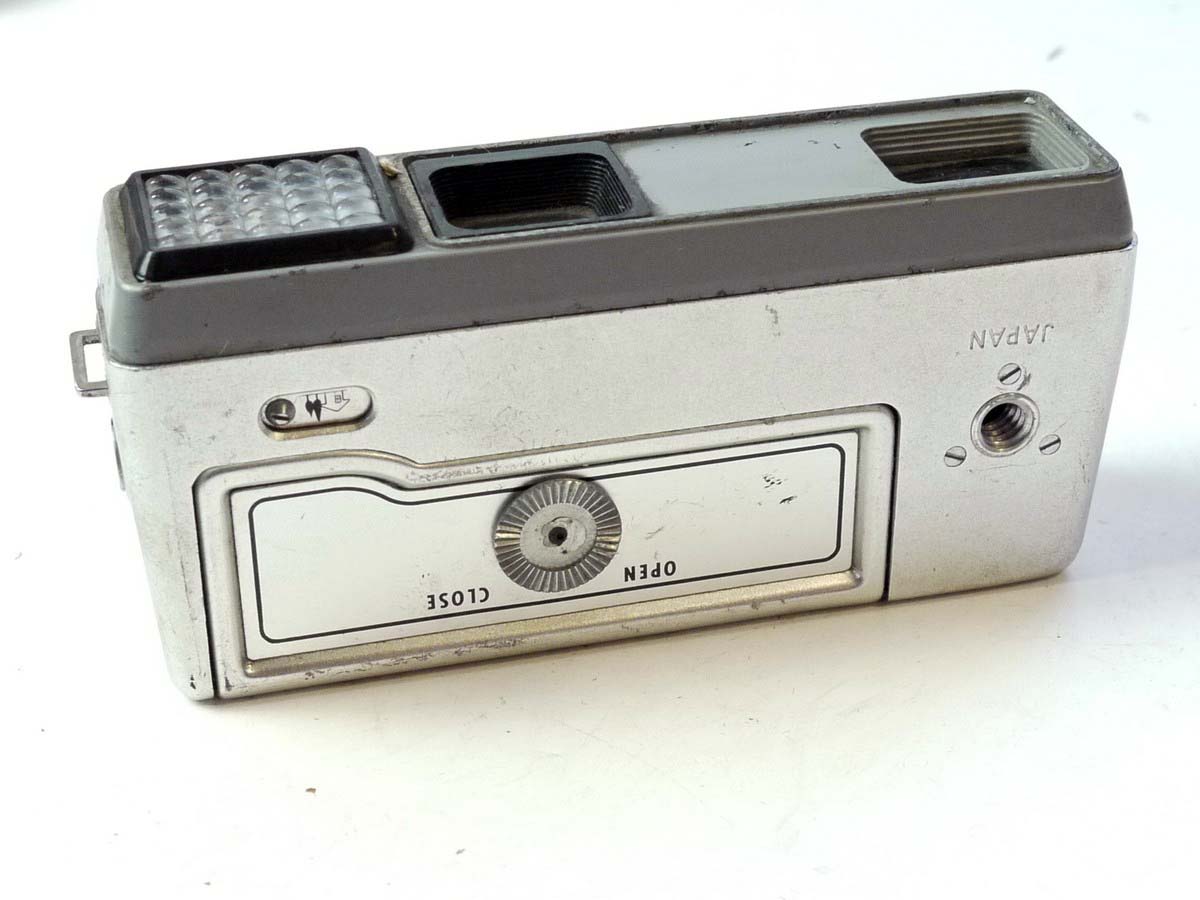 mwclassiccameras-20250801-173 Minolta-16 Subminiature Camera, Chrome