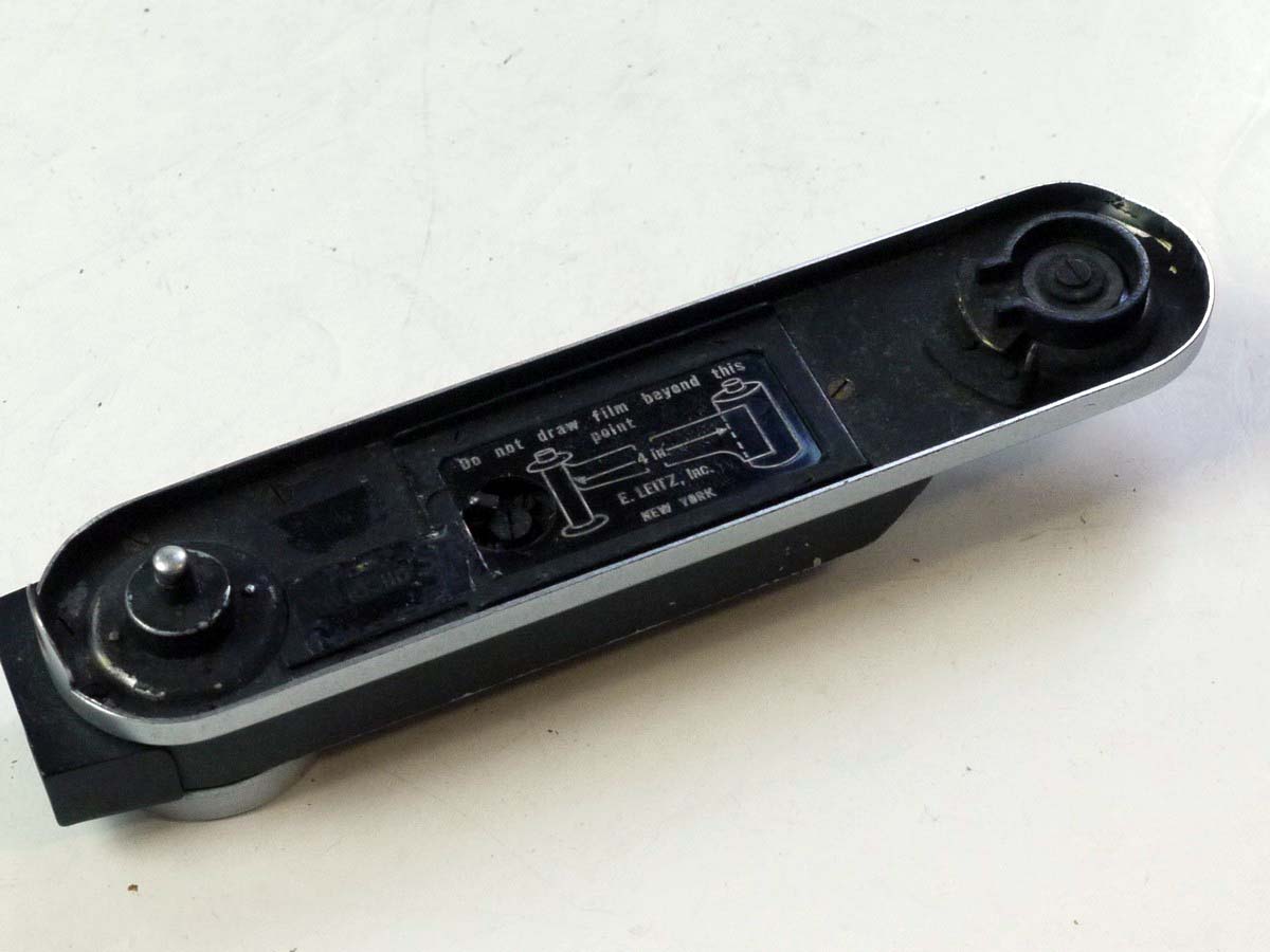 mwclassiccameras-20250801-68 Leitz Flash Synched Baseplate for the IIIc (SELSEY). No Synch lead