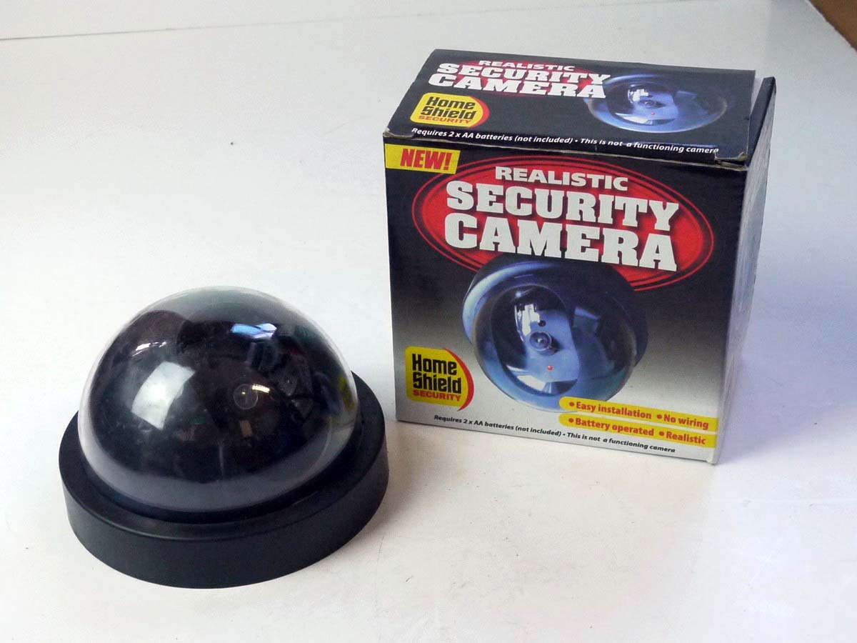 mwclassiccameras-20250801-87 Realistic Security Camera with makers Box. Dummy Camera, designed as a deterent. Takes AA Batteries