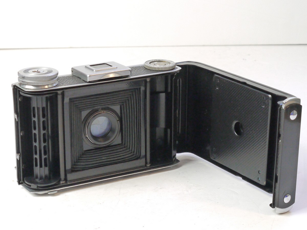 Voigtlander Bessa 66 6×6 on 120 folding camera with 75mm f4.5