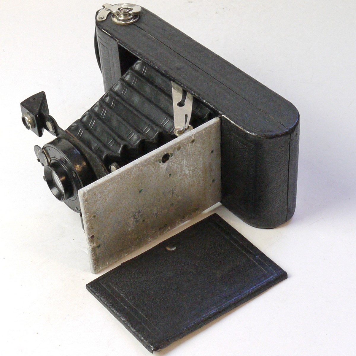 mwclassiccameras-20250808-174 Thornton Pickard Ruby large folding rollfilm camera with black bellows & Kershaw f8 Annar lens in Vario shutter + leather case