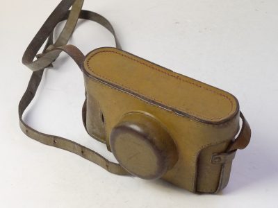 Unbranded Tan leather ER case for the Leica IIIc/IIc/Iif/IIIf Cameras with strap. Medium Nose front. Large Tripod screw
