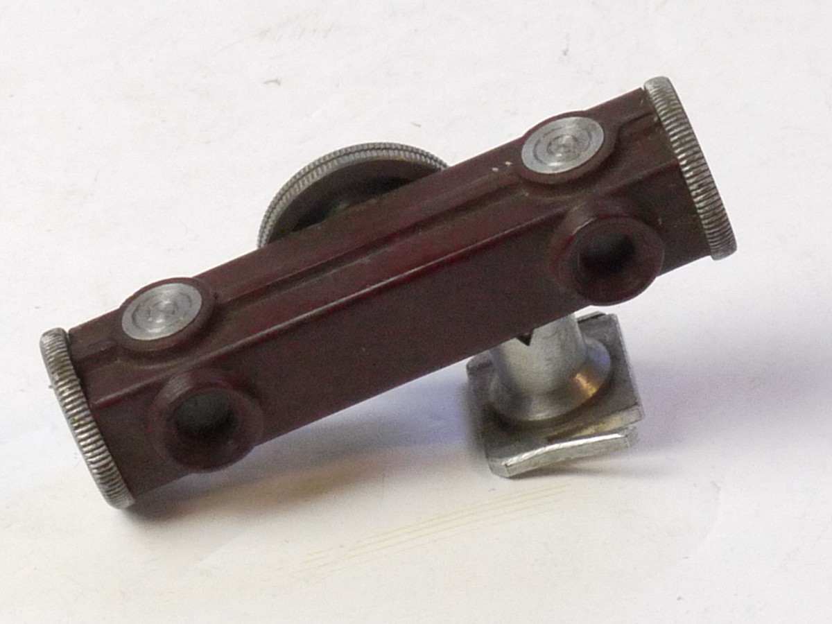 mwclassiccameras-20250808-223 Walz Short Base shoe mounting Rangefinder, Horizontal type with Brown casing. Scale in Feet. Has removable accessory shoe, similar to the Leica Rangeifnder. UNCOMMON