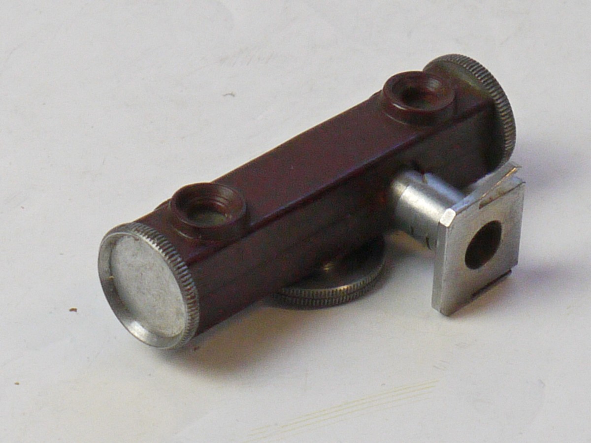 mwclassiccameras-20250808-224 Walz Short Base shoe mounting Rangefinder, Horizontal type with Brown casing. Scale in Feet. Has removable accessory shoe, similar to the Leica Rangeifnder. UNCOMMON