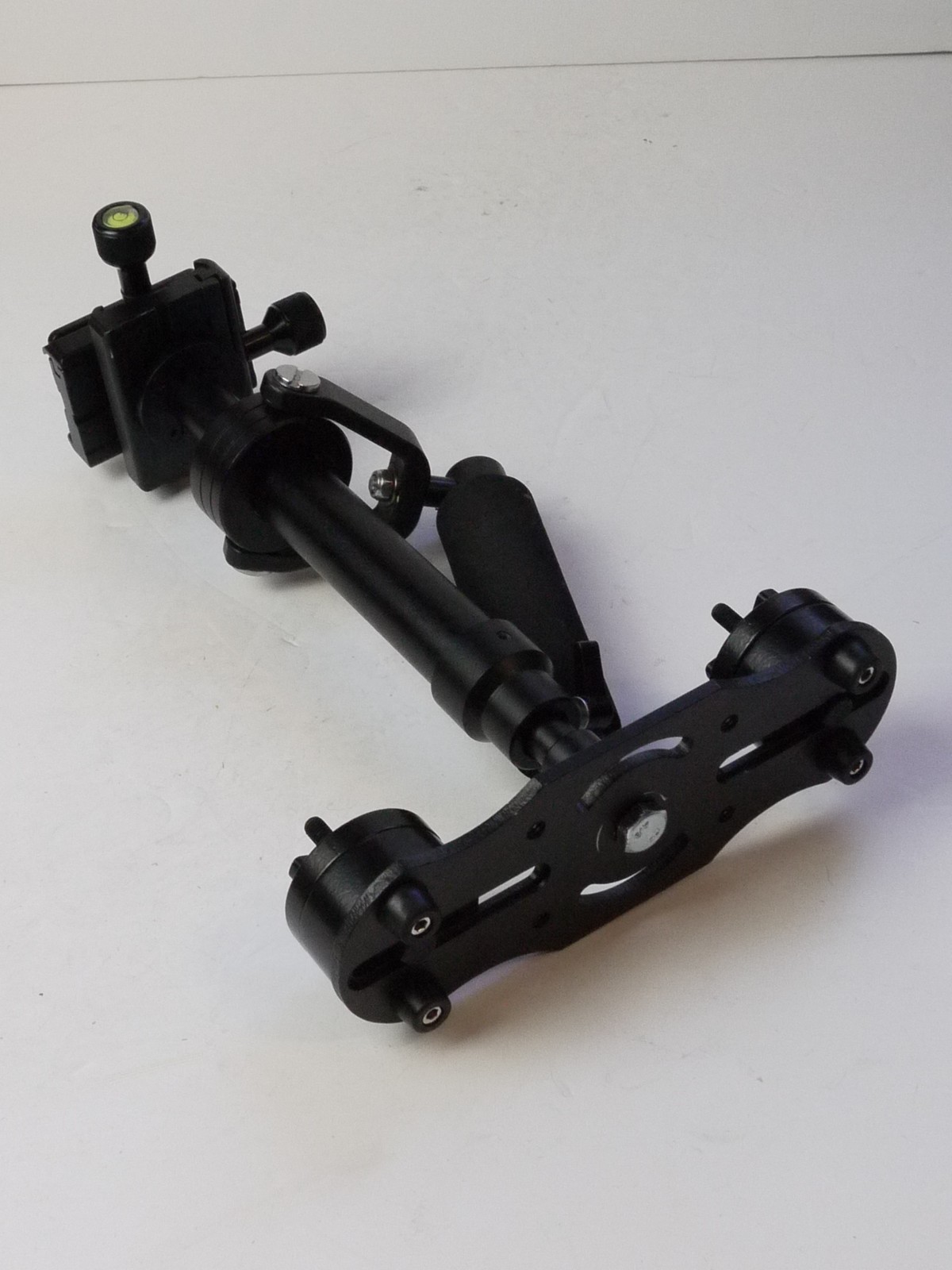 mwclassiccameras-20250808-94 Unbranded Manual Steadycam, one-handed, for professional video work. Adjutable top plate with two spirit levels