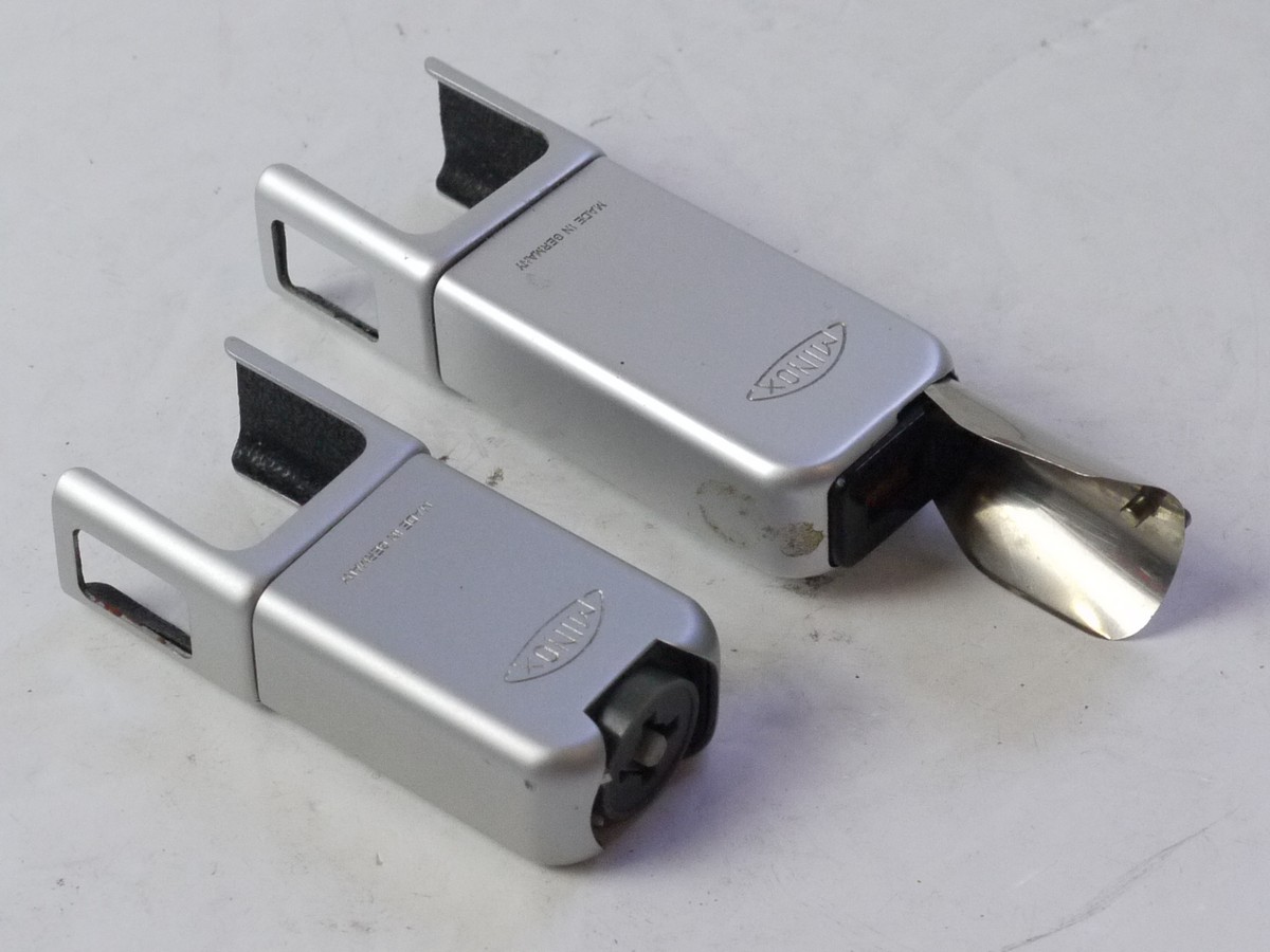 mwclassiccameras-20250815-173 Minox Bulb Flash adapter & Flashcube adapter, both for Minox A/D Subminiature cameras