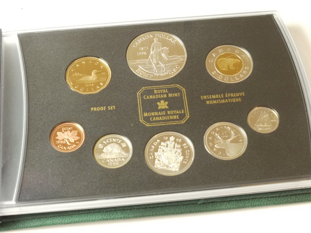 mwclassiccameras-20250815-77 Royal Canadian Mint Proof Set 1998. 8 Coins Set including the Candian Silver Dollar. With Wallet, COA, Presentation Case & Box