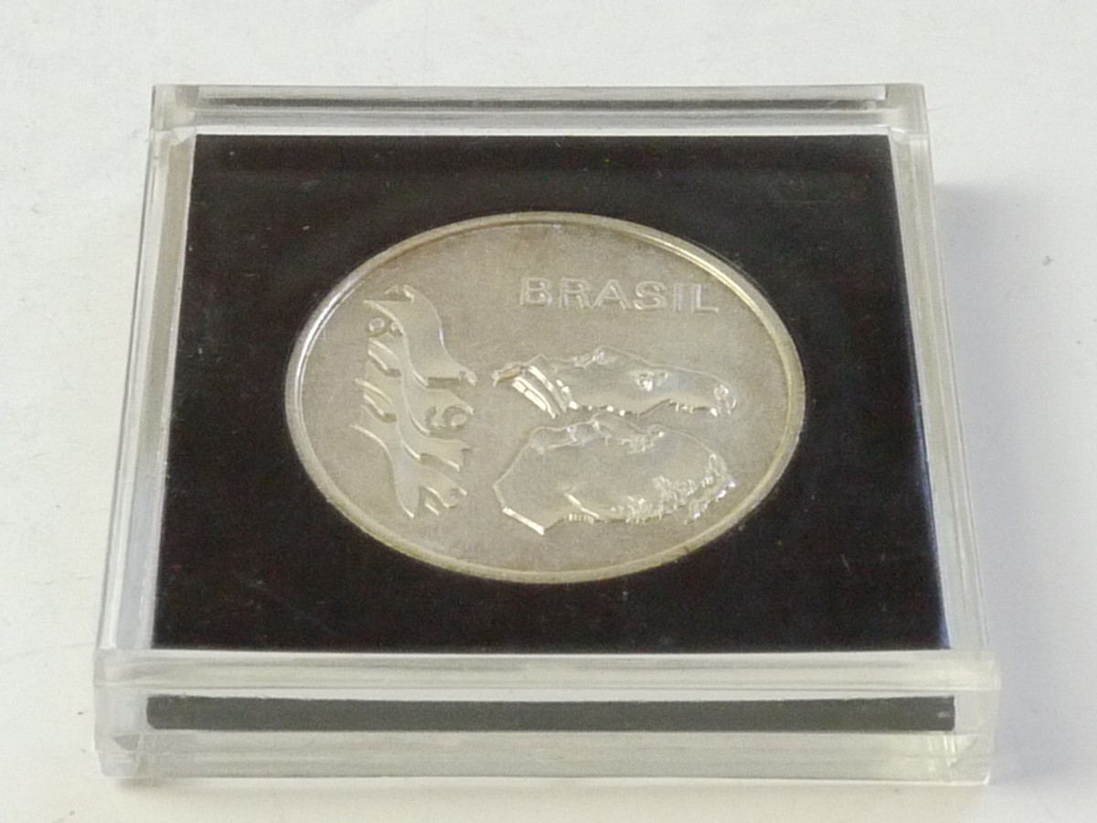 mwclassiccameras-20250815-93 Banco Central Do Brasil 20 Cruzeiros 150 Years of Independence Silver Proof Coin 1972. Sealed in Case