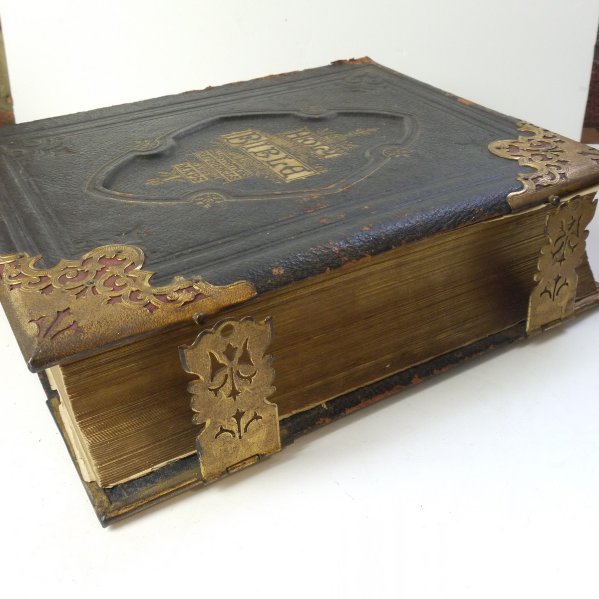 mwclassiccameras-20250829-151 Holy Bible - Illustrations, References and Maps. The National Comprehensive Family Bible. Published by Peter Black, Manchester & John. G Murdoch & Co, London & Melbourne. An Impressive, large Book with Decorative Wooden covers and Brass Clasps. NEEDS RESTORATION