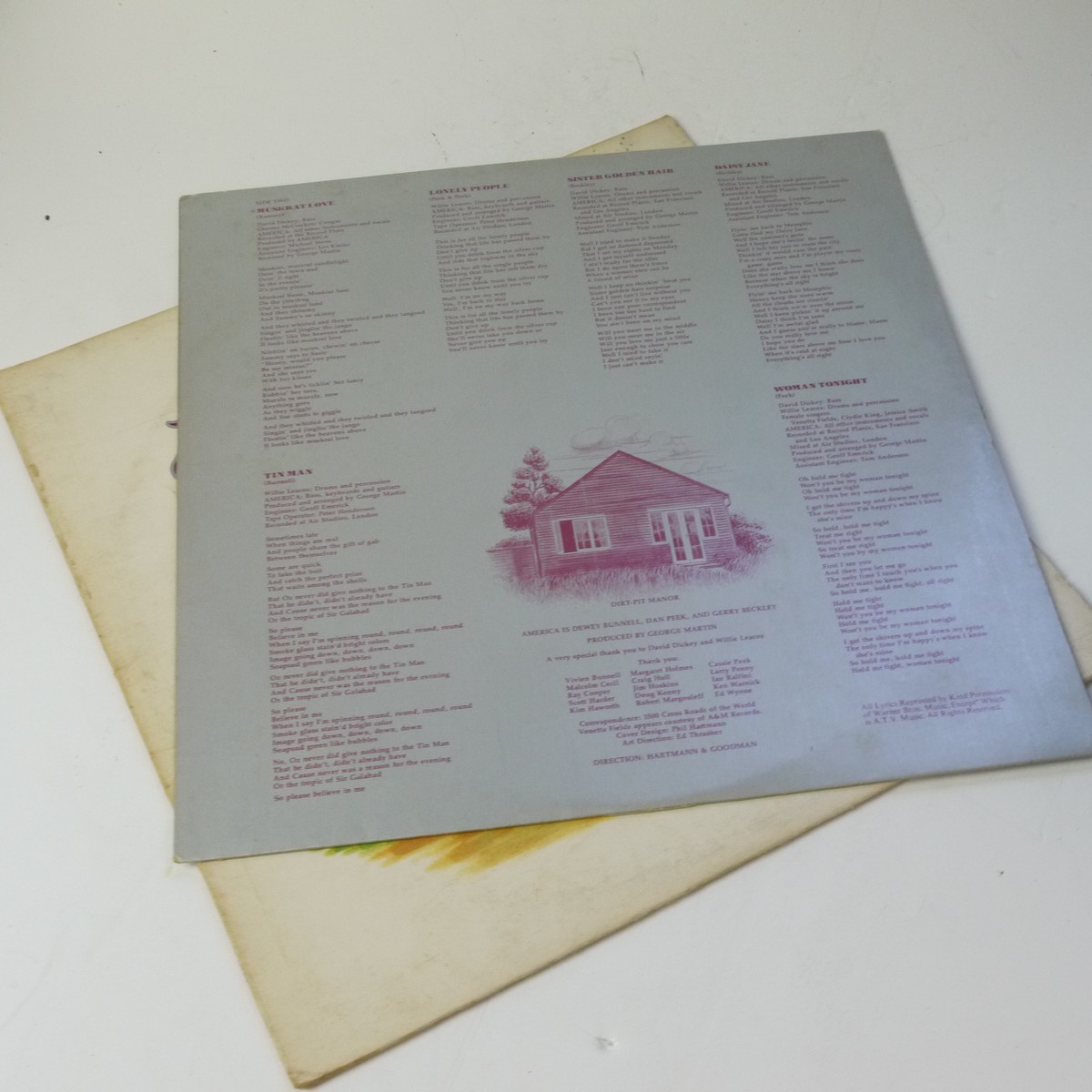 mwclassiccameras-20250829-239 America - History Greatest Hits Vinyl LP c1975. With Lyrics Inner Sleeve. WEA K56169