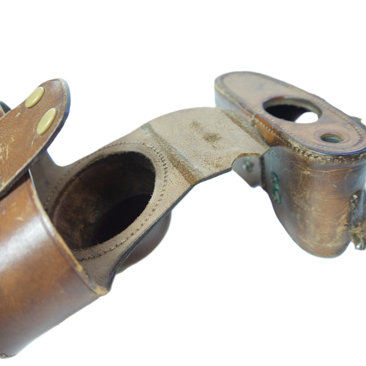 mwclassiccameras-20250919-52 Wray Brown leather ER case with strap, for Wrayflex 1 with higher top