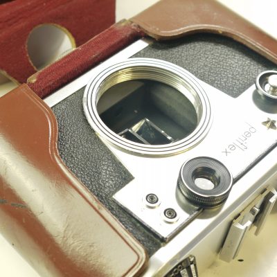 Corfield Periflex Gold Star 35mm Camera, Leica, L39 screw mount, with Periscope focusing system. NON-WORKING SHUTTER/WIND-ON. Uncommon camera, worth repairing