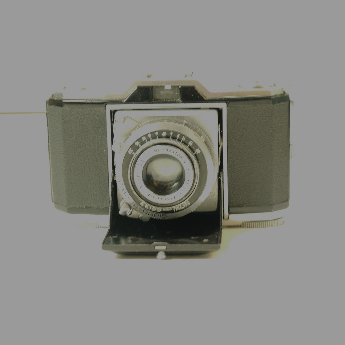 mwclassiccameras-20251003-3 Zeiss Ikon Ikonta 522/24 35mm folding camera with Schneider 45mm f2.8 Xenar lens in Compur Rapid shutter. A nice quality compact folding camera with a good lens
