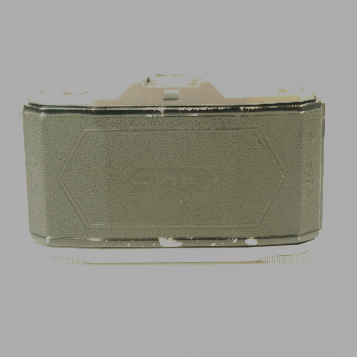 mwclassiccameras-20251003-4 Zeiss Ikon Ikonta 522/24 35mm folding camera with Schneider 45mm f2.8 Xenar lens in Compur Rapid shutter. A nice quality compact folding camera with a good lens