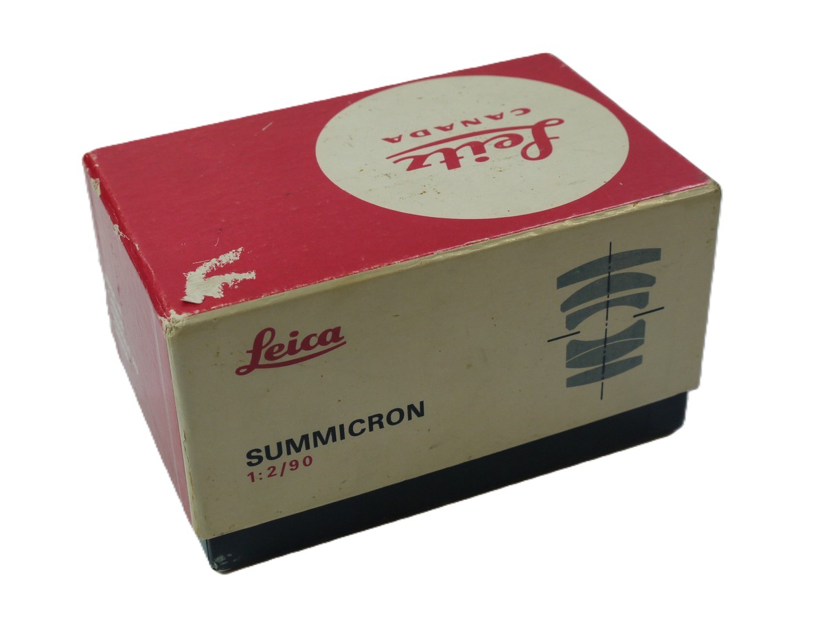 mwclassiccameras-20251017-75 Leitz Red & White Box for 90mm f2 Summicron-M Early Type lens. Includes Certificate & Matching numbered Box with internal packaging