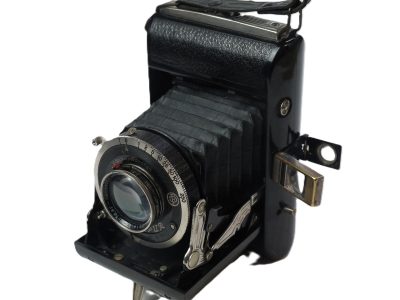 Wirgin Wirginex Baky 6x4.5 on 120 Black Bakelite folding camera c1956 with folding Albada Finder & Rodenstock 7.5cm f2.9 Trinar Anastigmat lens in Compur shutter