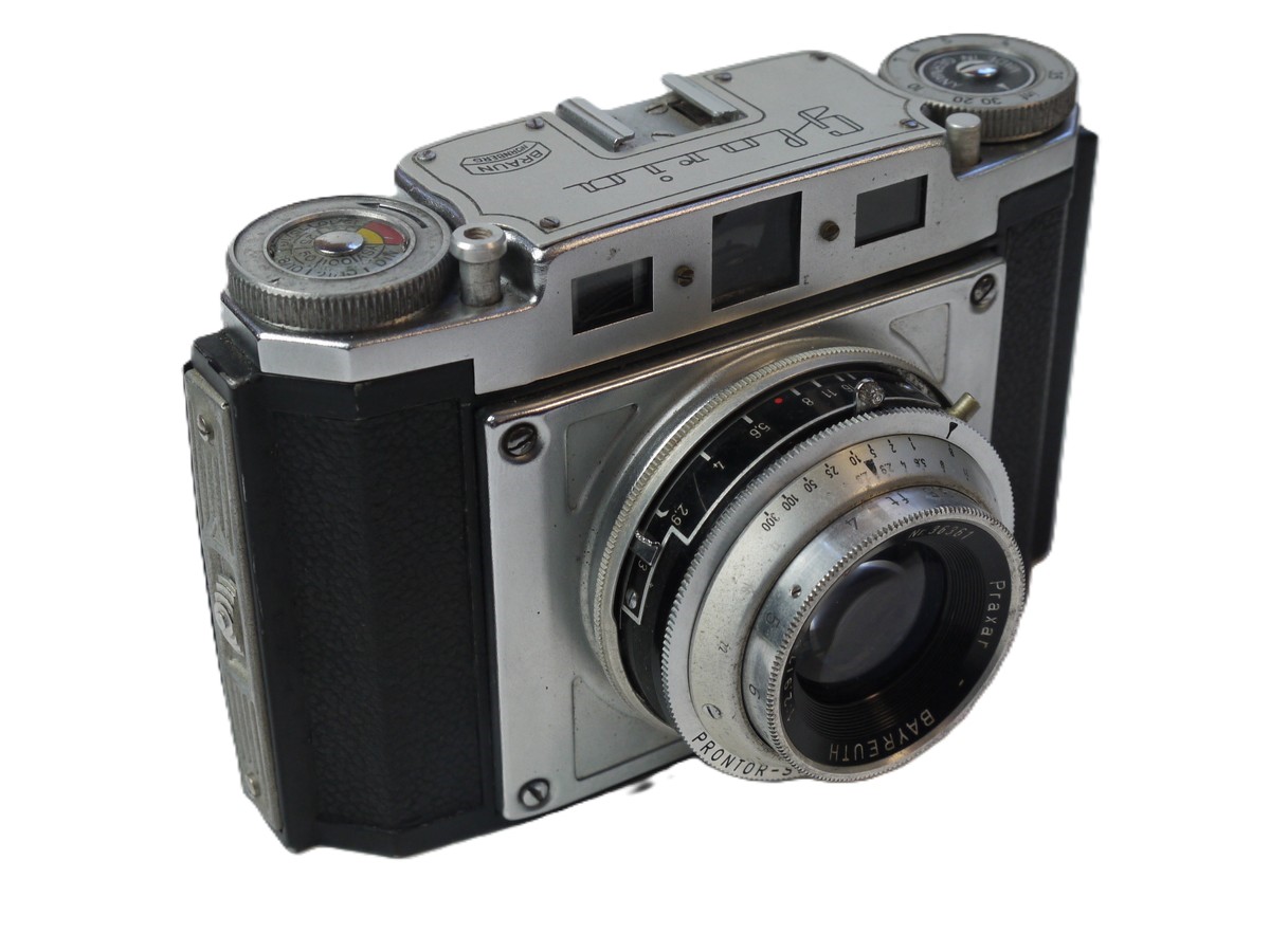 mwclassiccameras-20251024-41 Braun Gloria 6x6 on 120 Medium Format Uncoupled Rangefinder Camera c1950, with 75mm f2.9 Bayreuth Praxar Telescopic/Collapsible lens in Prontor-SVS shutter