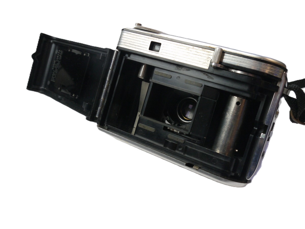 mwclassiccameras-20251024-54 Kodak Signet 40 35mm Coupled Rangefinder Camera c1956 with 46mm f3.5 Ektanar Lens in Kodak Synchro 400 shutter + Strap & ER case