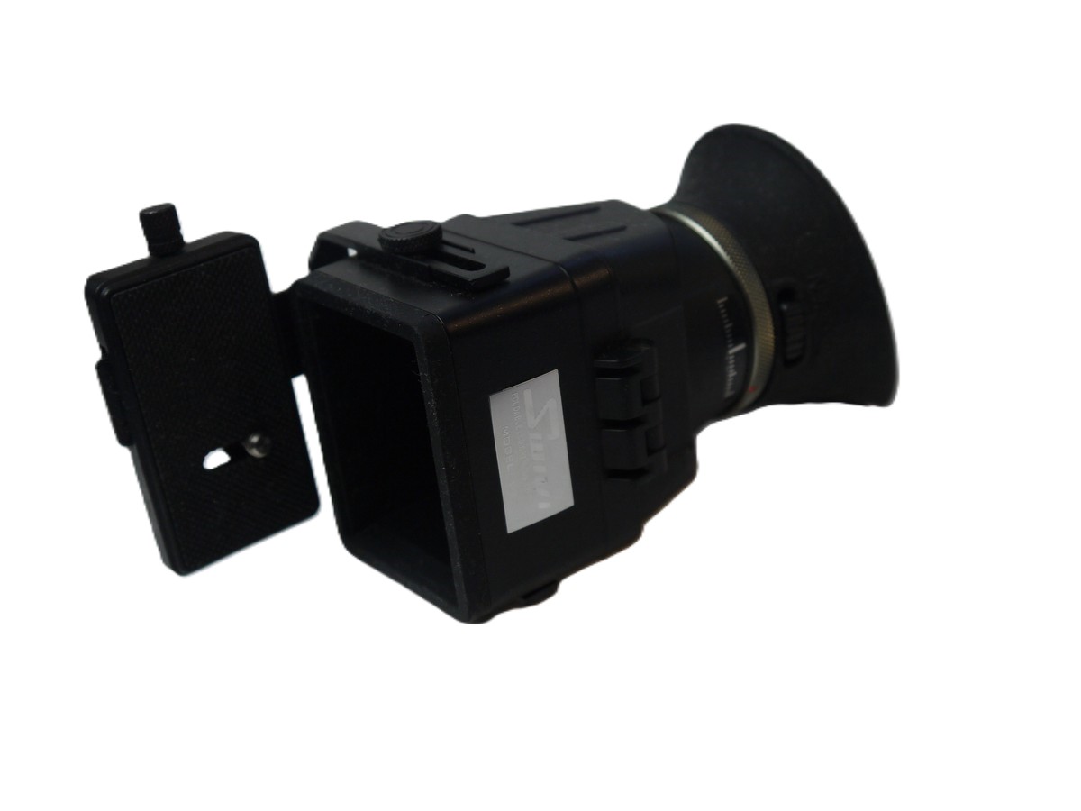 mwclassiccameras-20251030-322 Swivi Model S3 Foldable Optical Viewfinder, with Eyecup & Tripod mount. For use with digital camera screens