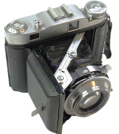 Balda Super Baldax 6x6 on 120 Folding Coupled Rangefinder camera with 80mm f2.9 Baltar coated lens in Prontor-SVS shutter