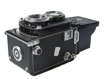Minolta Autocord 6x6 on 120 TLR with 75mm f3.5 Rokkor lens in Optiper-MVL shutter