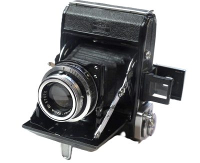 Zeiss Ikon Ikonta 521 6x4.5 on 120 folding camera with Albada finder & Zeiss-Opton 75mm f3.5 Tessar coated lens in Compur-Rapid sjitter + Zeiss Ikon ER case. UNCOMMON MODEL WITH ZEISS-OPTON LENS