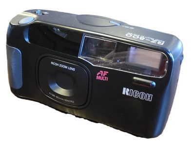 Ricoh RZ-800 35mm Compact Autofocus Point-&-Shoot Camera, black, with 38-80mm Zoom lens