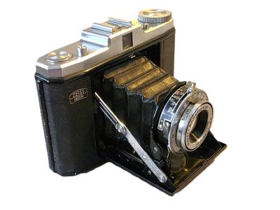 Zeiss Ikon Nettar 517/16 6x6 on 120 folding camera with 75mm f4.5 Novar Anastigmat lens in Pronto shutter