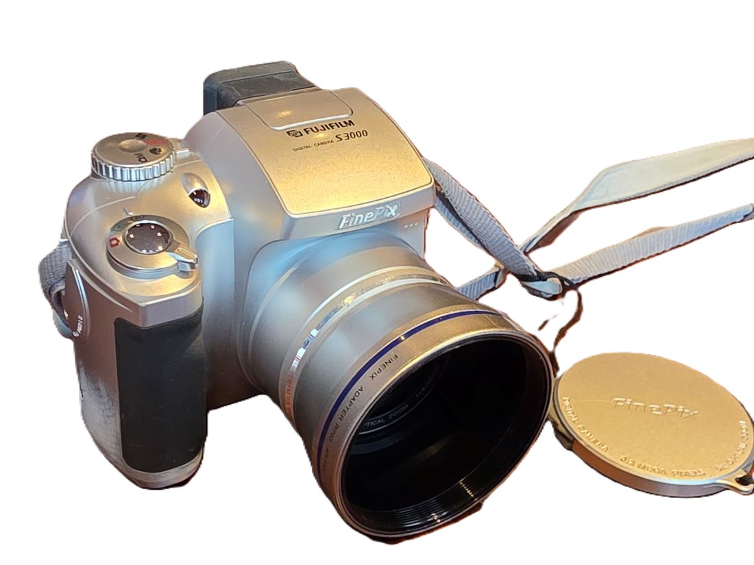 mwc20260109-7 Fuji Finepix S3000 3.2MP Digital Bridge Camera with 6-36mm f2.8-3 Fujinon 6X Zoom + AR-FX3 Adapter Ring/hood, Front Cap, Neck Strap & Olympus 128 MP XD Picture Card. Takes four AA Batteries