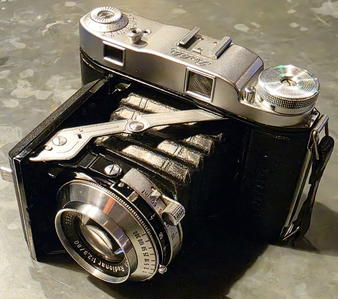 mwc20260213-11 Balda Super Baldax 6x6 folding Coupled Rangefinder camera with Schneider 80mm f2.9 Radionar lens in Prontor-SVS shutter + ER case