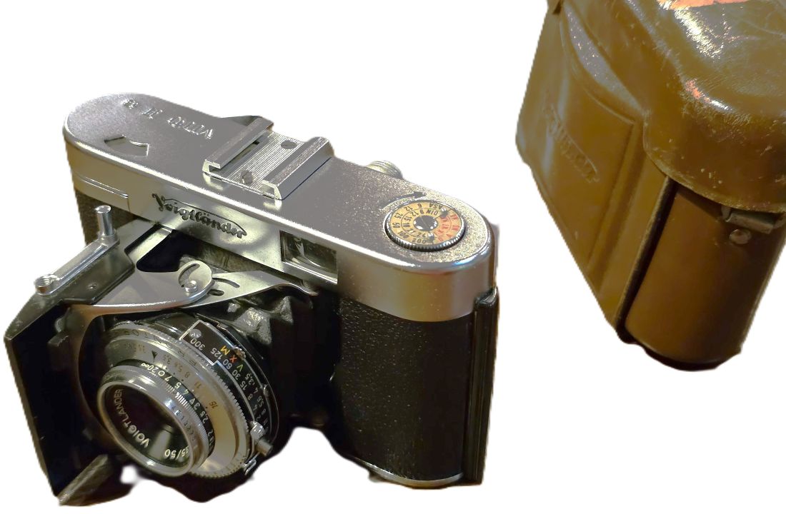 mwc20260213-168 Voigtlander Vito IIa 35mm folding camera with 50mm f3.5 Color-Skopar lens in Prontor-SVS shutter + ER case