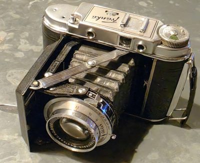 Franka Solida III 6x6 on 120 folding Uncoupled Rangefinder camera with Schneider 80mm 2.9 Radionar lens in Prontor-SV shutter