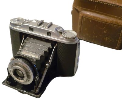 Agfa Isolette III 6x6 on 120 folding Uncoupled Rangefinder camera with 8.5cm f4.5 Solinar coated lens in Compur Rapid shutter + ER case