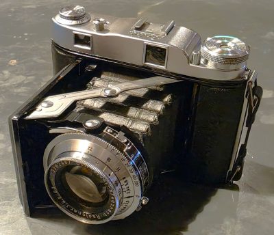 Balda Baldix 6x6 on 120 folding Uncoupled rangefinder camera with Schneider 80mm f2.9 Radionar lens in Prontor-SV sutter + ER case