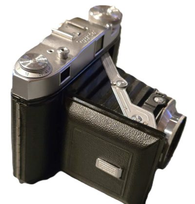 Balda Baldix 6x6 on 120 folding Uncoupled rangefinder camera with Schneider 80mm f2.9 Radionar lens in Prontor-SV sutter + ER case