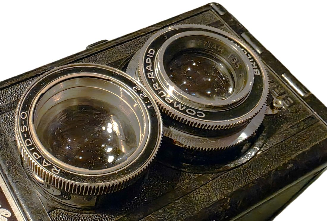 mwc20260213-6 Voigtlander Brillant 6x6 TLR with 7.5cm f4.5 Heliar lens in Compur-Rapid shutter + ER case