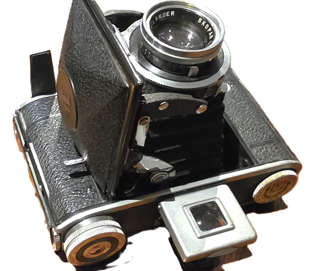 mwc20260213-86 Voigtlander Bessa 66 folding camera with 7.5cm f3.5 Skopar lens in Compur Rapid shutter + ER case