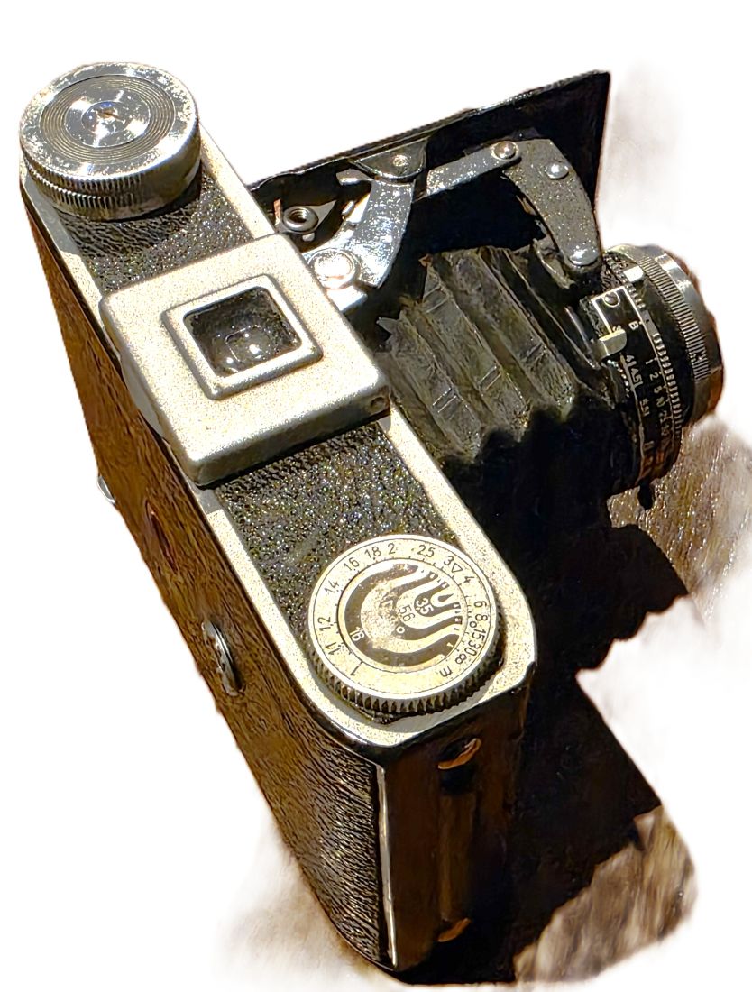 mwc20260213-88 Voigtlander Bessa 66 folding camera with 7.5cm f3.5 Skopar lens in Compur Rapid shutter + ER case