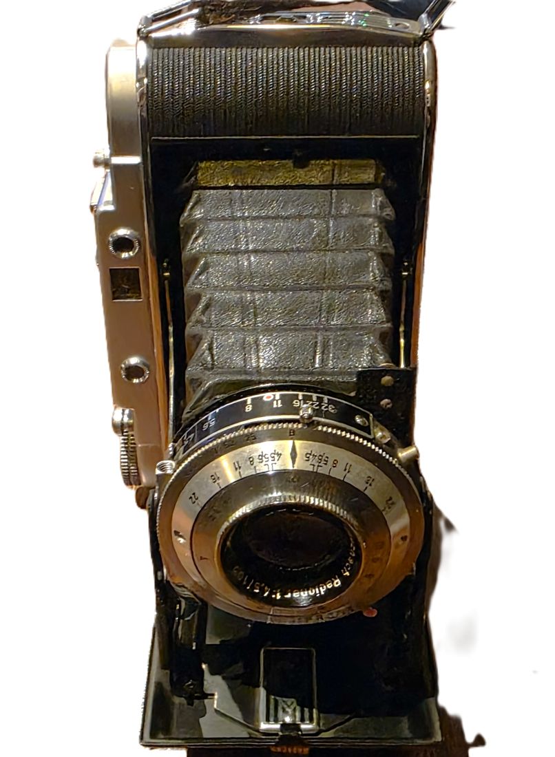 mwc20260213-96 Franka Rolfix I 6x9/6x6 folding uncoupled rangefinder camera with Schneider 105mm f4.5 Radionar lens in Pronto shutter + ER case