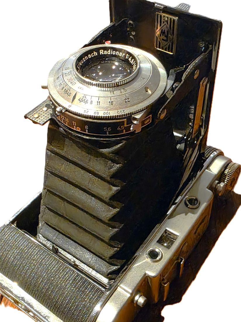 mwc20260213-98 Franka Rolfix I 6x9/6x6 folding uncoupled rangefinder camera with Schneider 105mm f4.5 Radionar lens in Pronto shutter + ER case