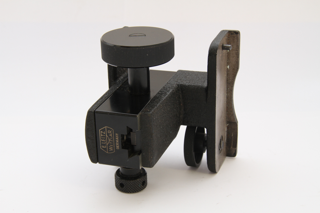 mwclassiccameras-20150806-3 Leitz Wetzlar Fine Focusing tripod platform (for fine focusing, mainly for macro use). 70mm x 30mm x 80mm (YRKOO) UNCOMMON
