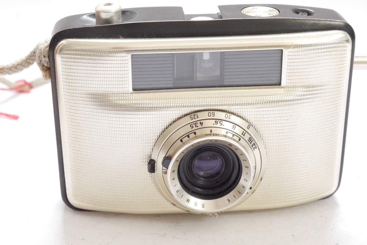 mwclassiccameras-20170922-62 Pentacon Penti II 35mm Half-Frame camera, GOLD coloured, with Meyer 30mm f3.5 Domiplan lens. Shutter cocked & film advance by pressing a side lever. With makers ER case