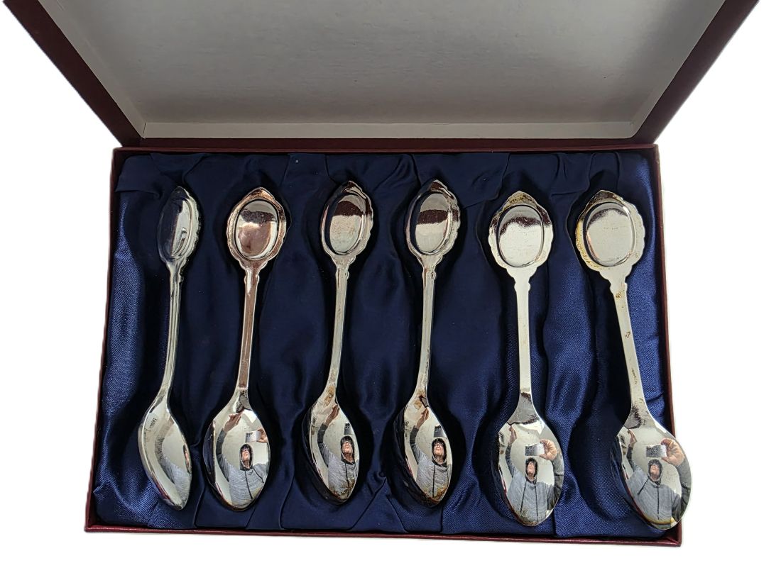 mwc20260313-65 Unbranded 6-Piece Antique Style Teaspoon Set with Rose Flower image on the Ceramic handles. In makers fitted hinging Box