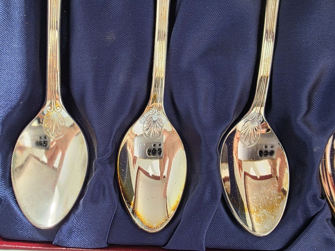 mwc20260313-69 Unbranded 6-Piece Antique Style Teaspoon Set with Rose Flower image on the Ceramic handles. In makers fitted hinging Box