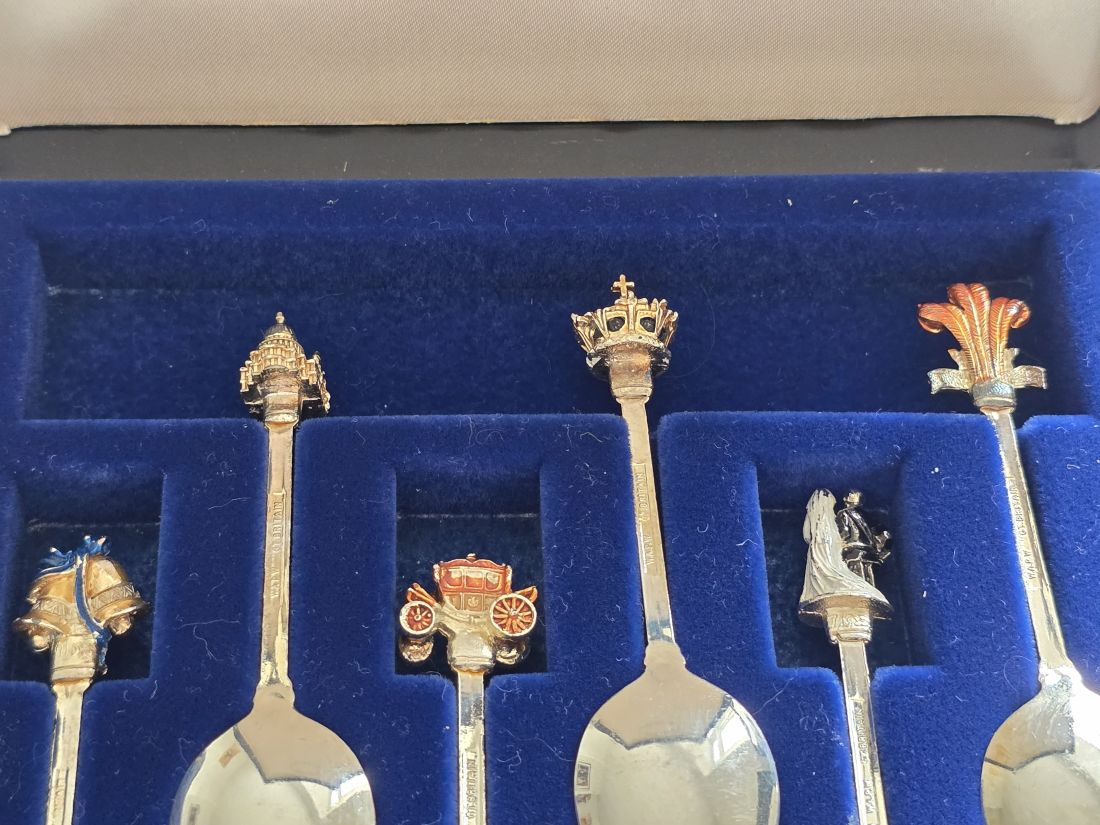 mwc20260313-75 W.A.P.W Great Britain Royal Wedding 1981 Charles & Diana 6-Piece Teaspoon Set with handles depicting Royal Images. Made in England