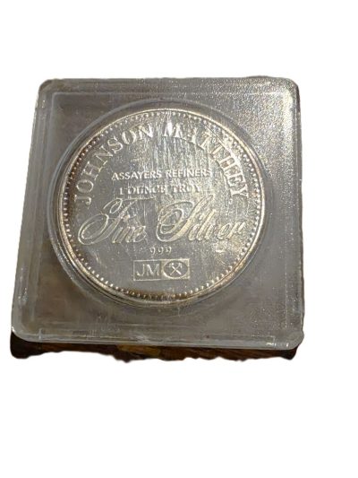 Johnson Matthey One Troy Ounce .999 Fine Silver Coin, "The Right To Bear Arms" In capsule
